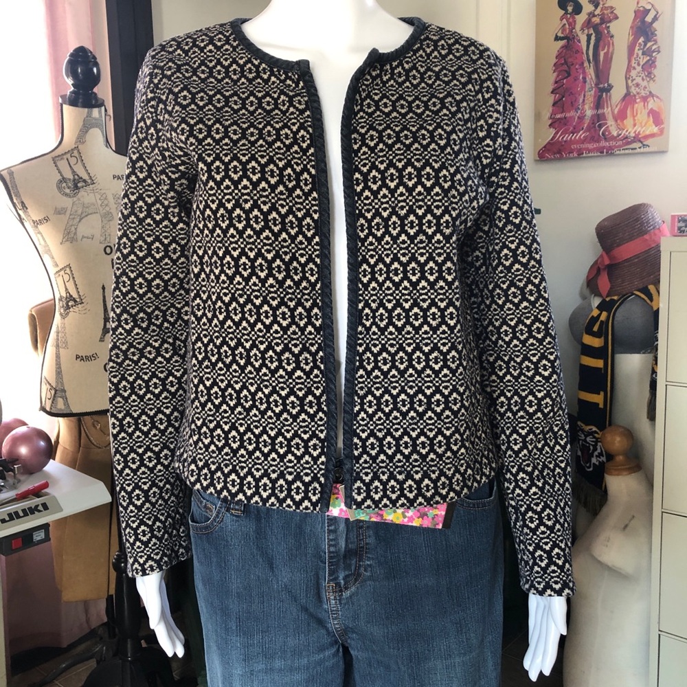 Women's Vintage ESPRIT Navy Blue and Cream Coloured Patterned Jacket
Size L